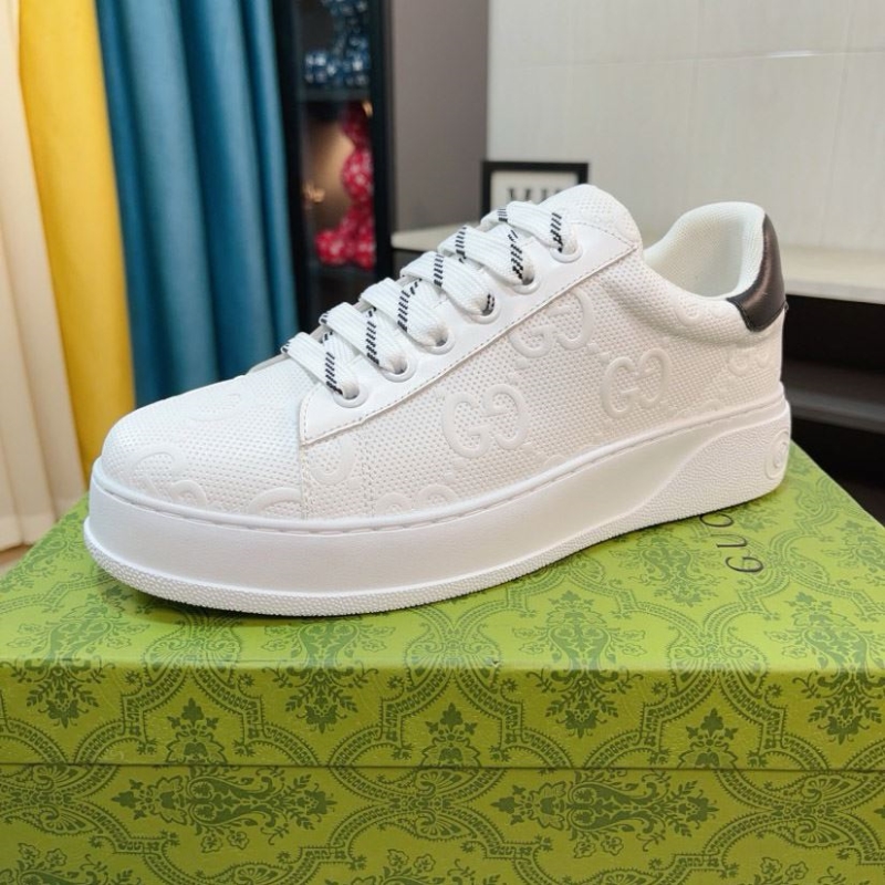 G*u*i casual shoes
